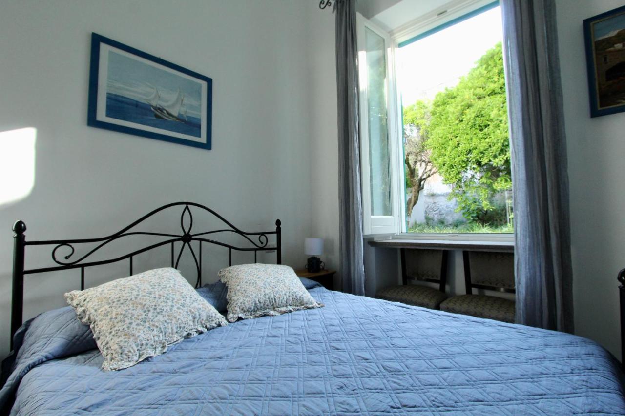 La Casa Bianca Villa Lipari  Exteriör bild