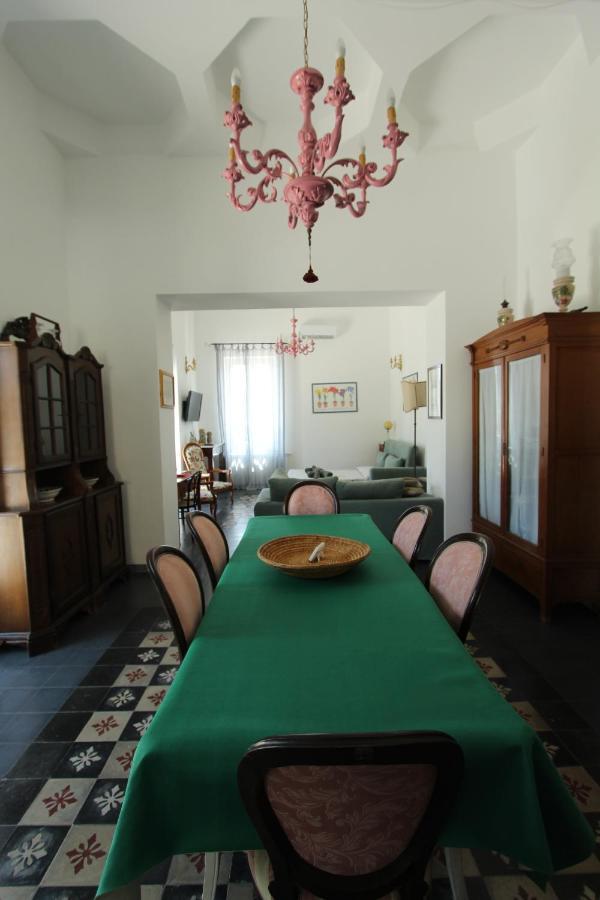La Casa Bianca Villa Lipari  Exteriör bild