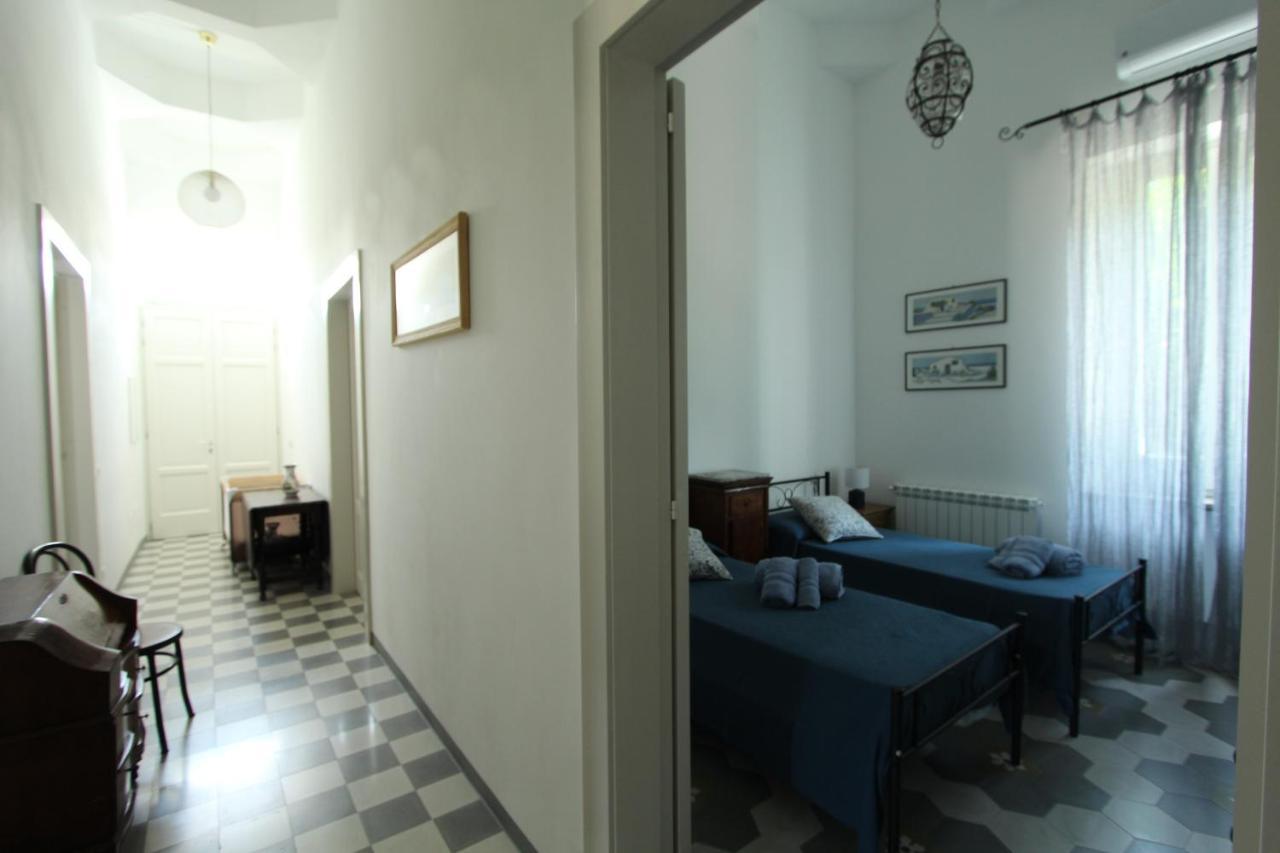 La Casa Bianca Villa Lipari  Exteriör bild